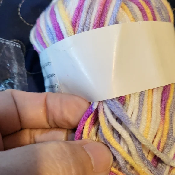 6 Skeins of Milk Cotton Yarn : 3 skeins Grey and 3 skeins purple yellow pink - Picture 7 of 8